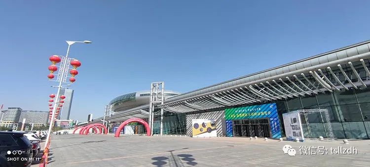 場館外側(cè) 場館外側(cè)